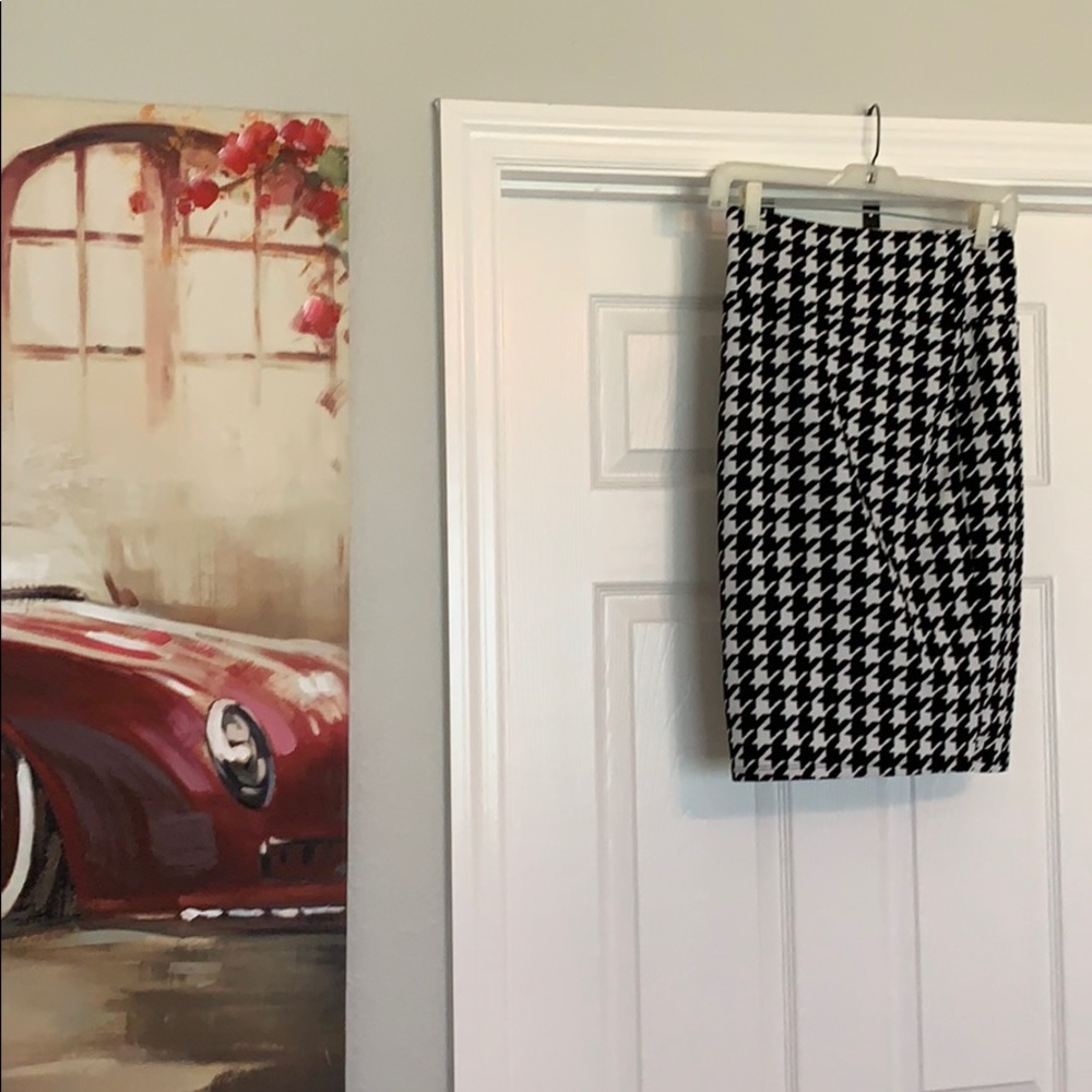 Lularoe houndstooth Cassie